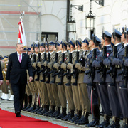 Erdoğan Polonya'da Dede Efendi ile karşılandı