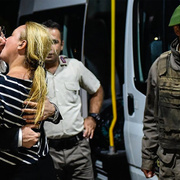 Kadri Gürsel'in eşi Nazire Kalkan Gürsel kimdir öpüşme fotoğrafı tek değil!