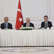 Başbakan medya temsilcilerine 'Zeytin Dalı'nı anlattı