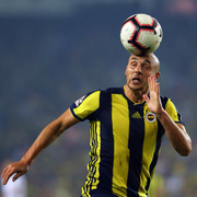 Fenerbahçeliler birbirine girdi: 'Kadro dışı yetmez hemen gönderin'