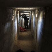 Afrin'de teröristlerin gizlendiği labirent tüneller bulundu