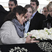 İran'daki Uçak kazasında ölen Ayşe And ve Aslı İzmirli'nin cenaze töreni