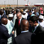 Cumhurbaşkanı Erdoğan'a Mali'de renkli karşılama!
