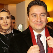 Ali Babacan'ın karısı Zeynep Babacan kimdir? Eşi aslında...