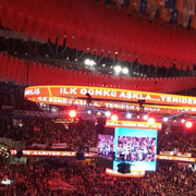 Erdoğan manifestoyu açıklayacak işte salondan son görüntüler
