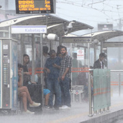 Yağmur İstanbul'u felç etti! Metro durdu araçlar sular altında kaldı