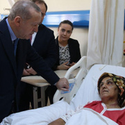 Enkazdan yaralı kurtarılan kadın o anları Erdoğan'a anlattı
