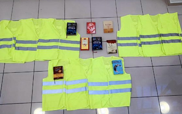 İzmirde IŞİD operasyonunda sarı yelekler ele geçirildi İzmirde IŞİD operasyonunda sarı yelekler ele geçirildi