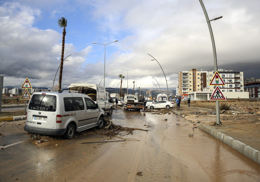 Mersin'de son durum korkunç! Cesetler bulunuyor