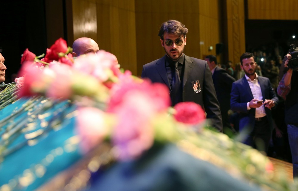 Oya Aydoğan'ın cenazesinde büyük skandal! Nuri Alço fark etti