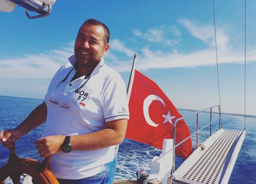 Ata Demirer�i evinden ettiler kapısını çalan&hellip;