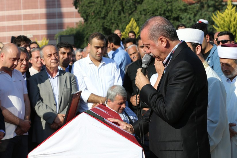 Erol Olçak'ın eşinden ağlatan sözler! Erdoğan'ın gözlerine bakamadım...