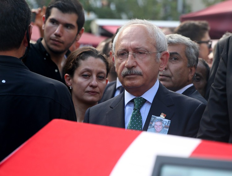 Tarık Akan'ın cenazesine kimler katıldı?