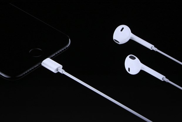 iPhone 7 ve iPhone 7 Plus çıktı işte görüntüleri