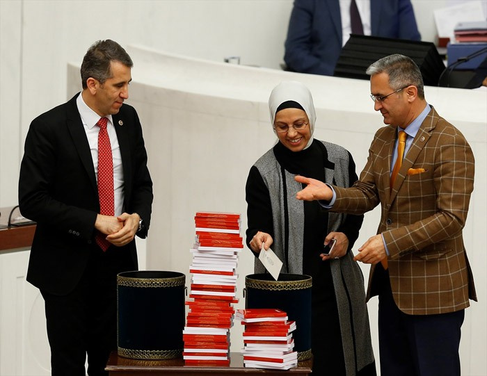 Anayasa değişikliği maddeleri yeni başkanlık yetkileri neler?