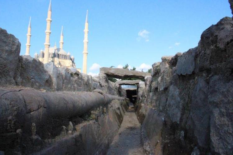 İstanbul'a su getiren Mimar Sinan susuz evde nasıl öldü?