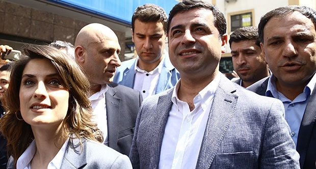 Selahattin Demirtaş'ın eşi siyasete girecek mi? 1 yıllık süreci anlattı