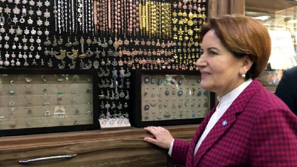 Meral Akşener, Mardin´de tespih ve gümüş küpe satın aldı