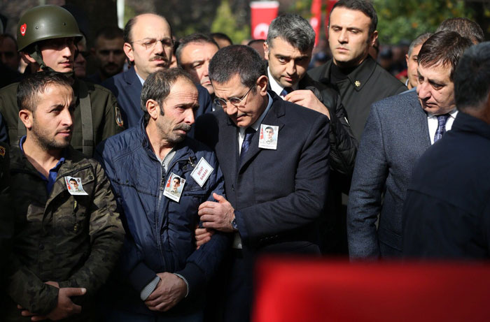 Türkiye şehitlerini uğurluyor! İşte benim aslanım...