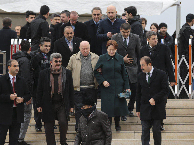 Yavuz Yılmaz'ın cenazesindeki sürpriz isimler! Tansu Çiller ve...