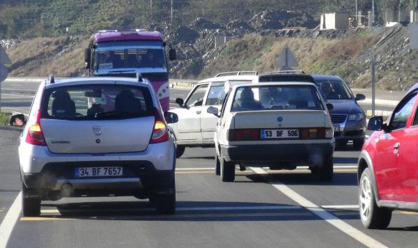 Şaka değil gerçek! Yeni yol yapıldı köyün girişi unutuldu