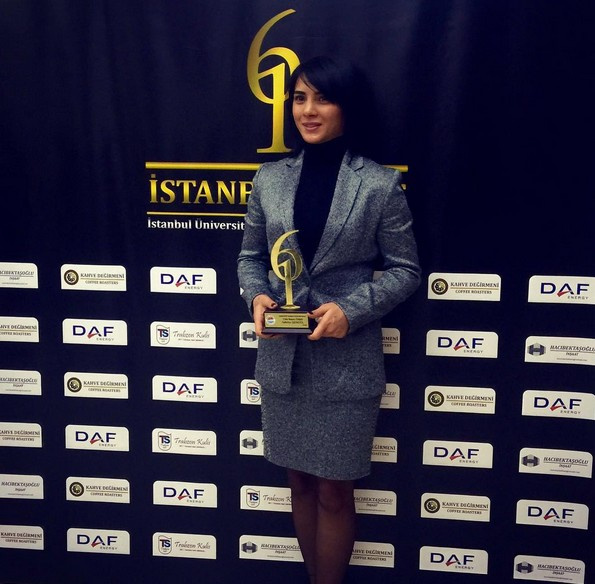 Sabriye Şengül bambaşka çıktı makyajlı ve topuklu hali&hellip; Sayfa 8