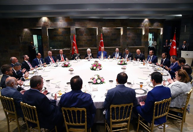Erdoğan medya temsilcileriyle iftarda buluştu