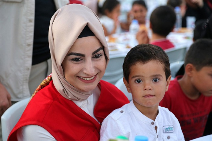 İşte Binali Yıldırım'ın kızı gelini ve kardeşi! Şimdiye kadar görmediniz