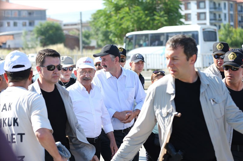 Kılıçdaroğlu'nun önünde tabanca mermisi bulundu