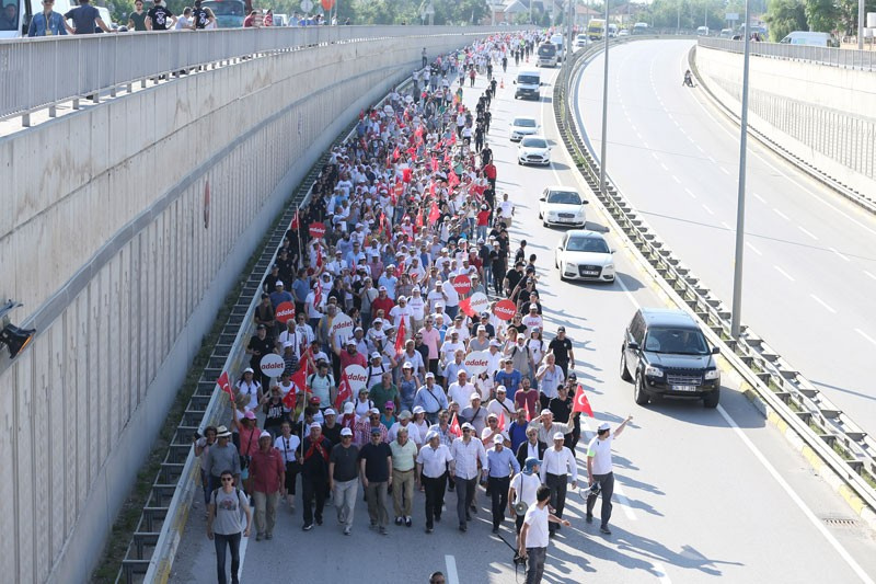 Kılıçdaroğlu'nun önünde tabanca mermisi bulundu