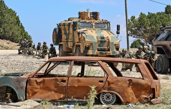Komandoların aldığı eğitime bakın hendek operasyonuna hazırlanıyorlar