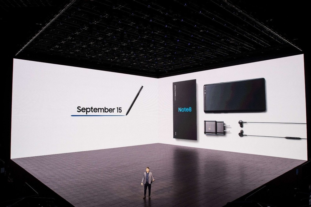 Samsung bombayı patlattı Note 8 resmen tanıtıldı