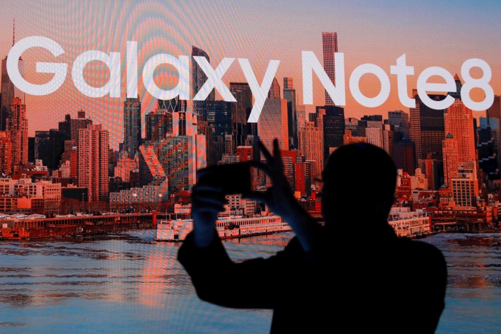 Samsung bombayı patlattı Note 8 resmen tanıtıldı
