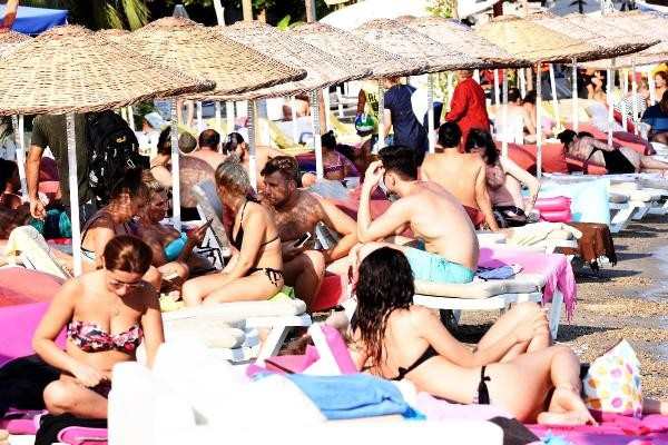 Bodrum bugün sahiller doldu taştı herkes akın etti
