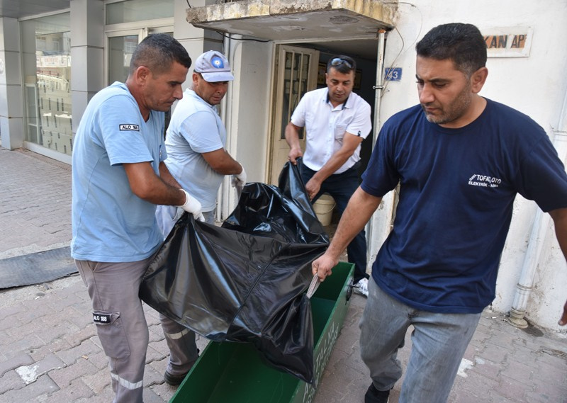 İlişkiye girdiği travestinin evinde ölünce