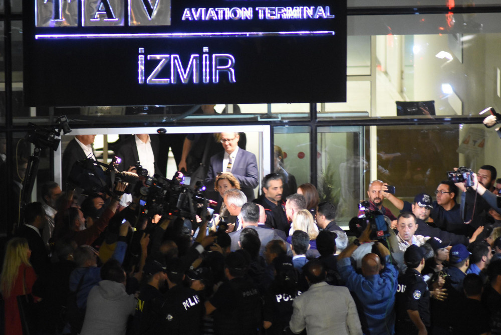 Papaz Rahip Brunson Türkiye'den ayrıldı!