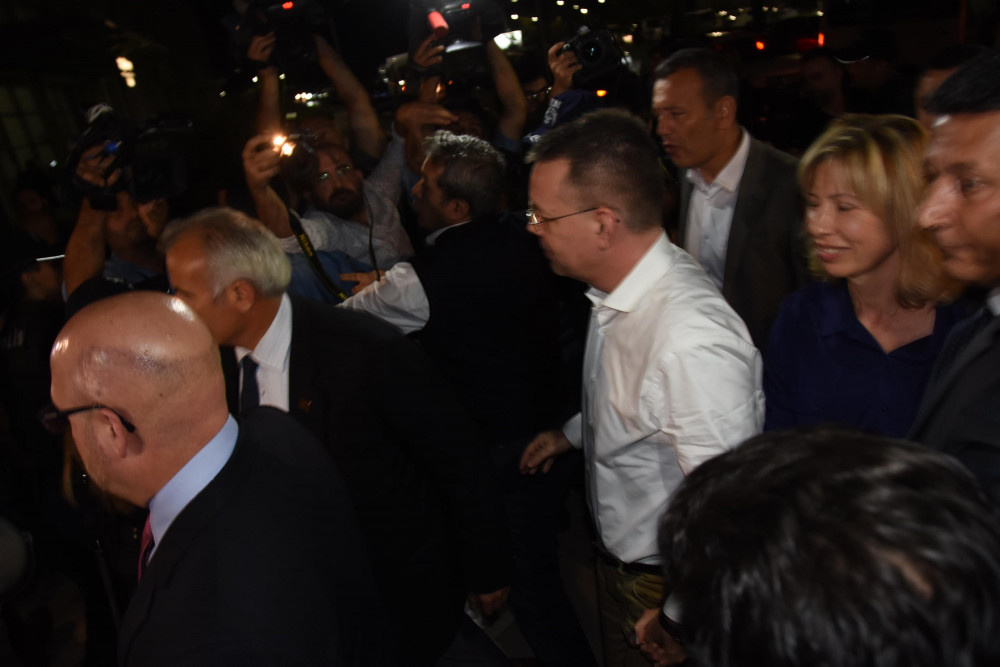 Papaz Rahip Brunson Türkiye'den ayrıldı!