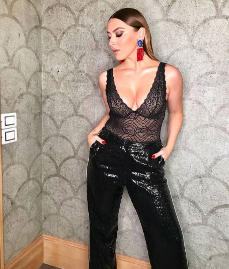 Ailesinden sonra bir darbe daha! Hadise’ye kraliyet golü