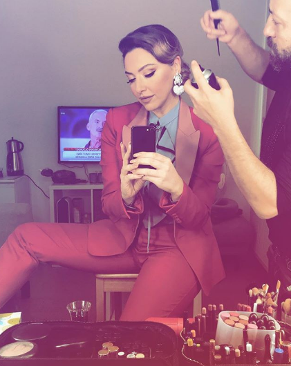 Ailesinden sonra bir darbe daha! Hadise’ye kraliyet golü