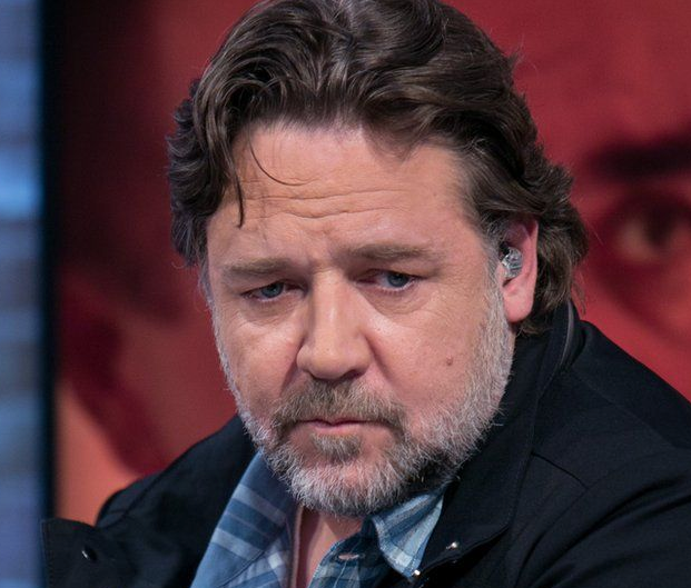 Russell Crowe'a ne olmuş öyle yoldan geçenler tanıyamadı