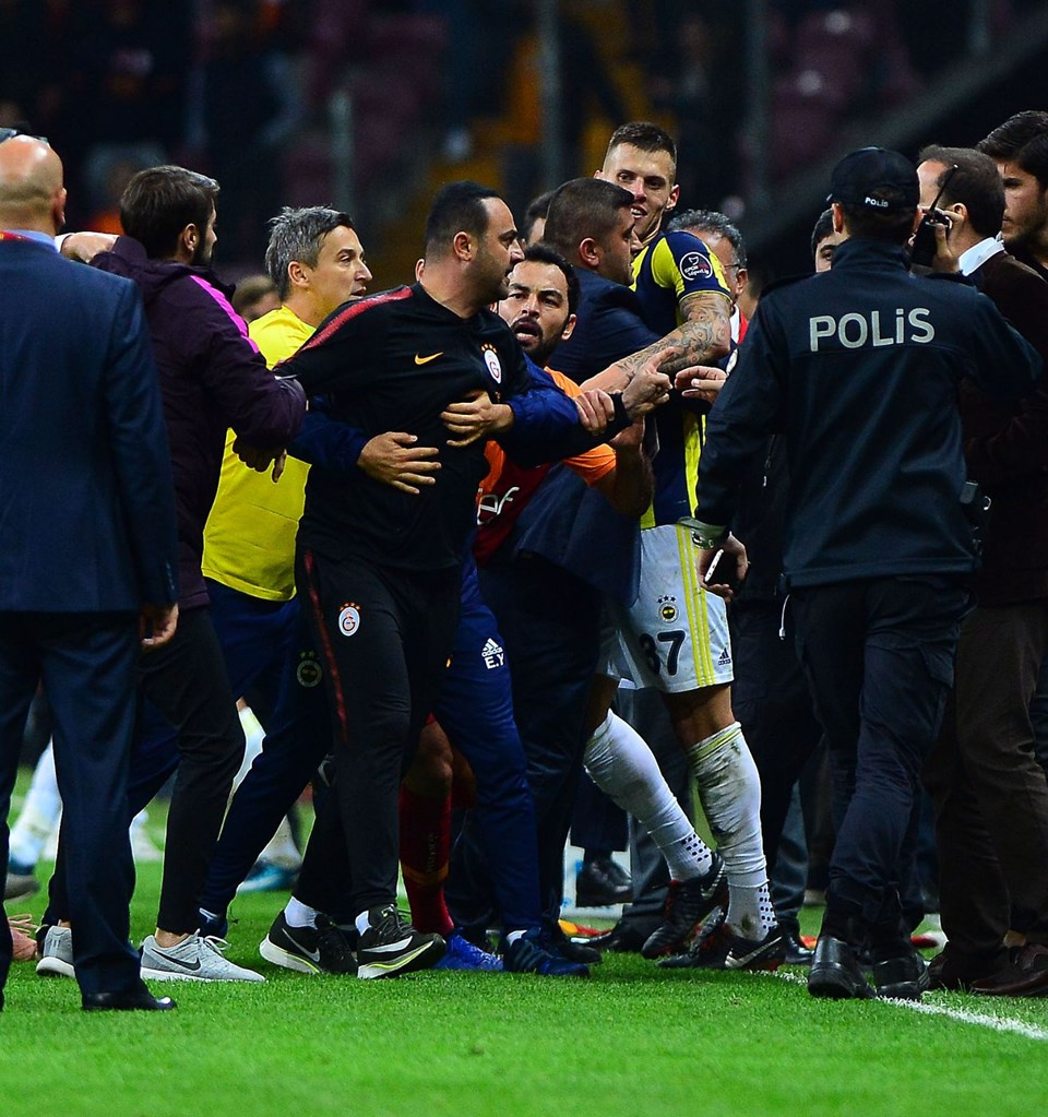 Jailson, Belhanda'ya tokat attÄ±: Arena karÄ±ÅtÄ±!