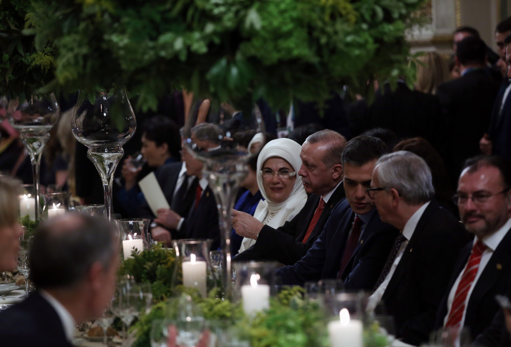 G20 liderleri yemekte buluÅtu! ErdoÄanâa Ã¶zel helal menÃ¼ hazÄ±rlandÄ±