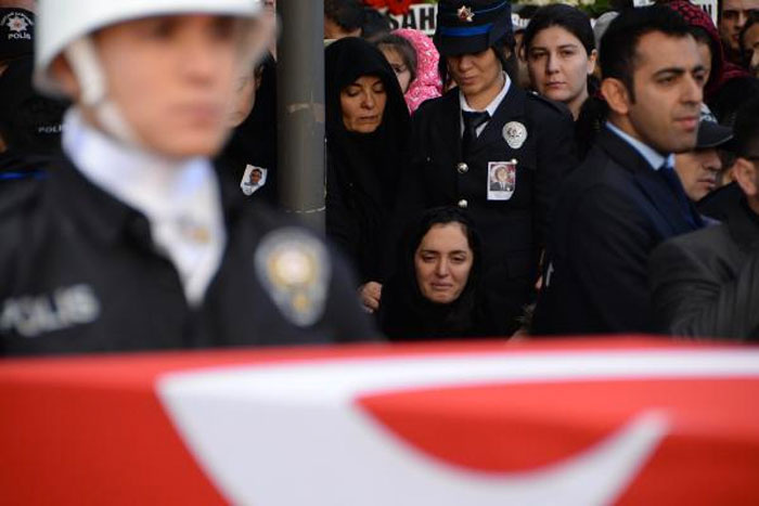 Şehit Rize Emniyet Müdürü Verdi toprağa verildi 'Ölüm herkese ama kahpece değil'
