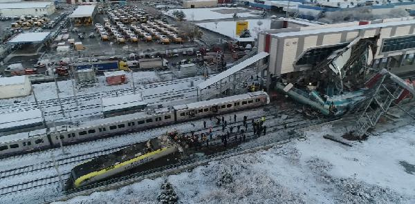 Ankara'da Yüksek Hızlı Tren ile kılavuz tren çarpıştı! Vali korkunç bilançoyu açıkladı