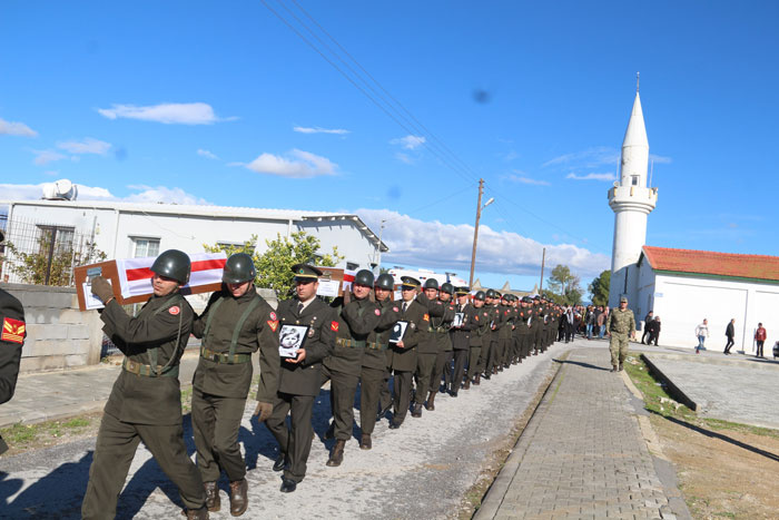 44 yıl önce Rumlar'ın katlettiği 15 şehit toprağa verildi