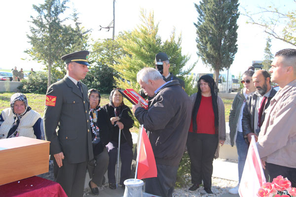 44 yıl önce Rumlar'ın katlettiği 15 şehit toprağa verildi