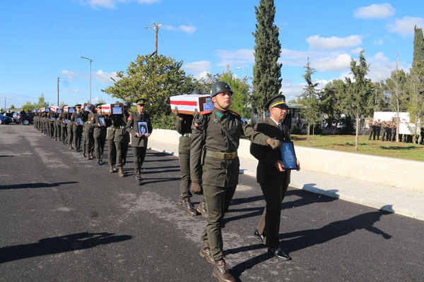 44 yıl önce Rumlar'ın katlettiği 15 şehit toprağa verildi