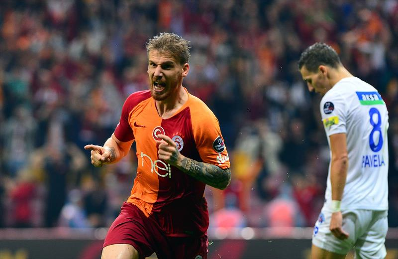 Galatasaray'da Serdar Aziz bilmecesi! Gönderiliyor mu?