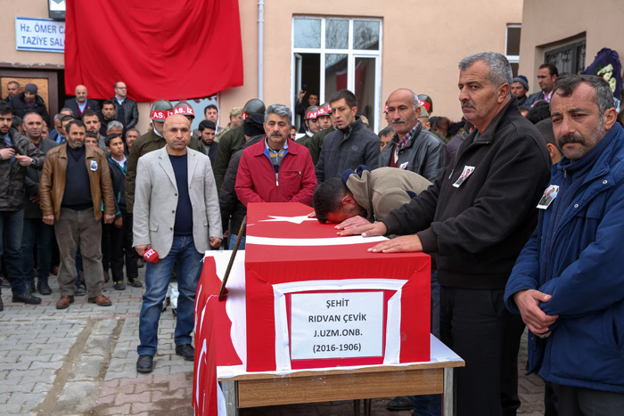 Türkiye yasa boğulmuştu: Afrin şehitlerine son veda!