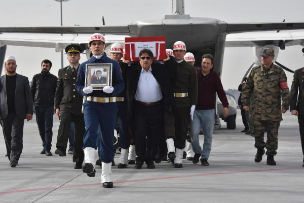 Türkiye yasa boğulmuştu: Afrin şehitlerine son veda!